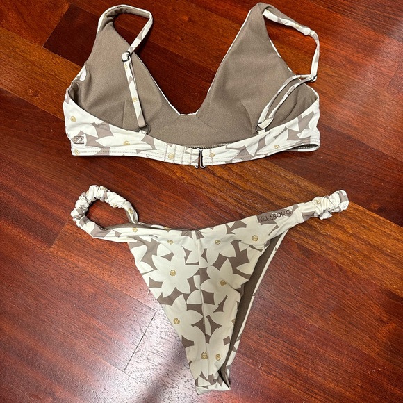 Billabong bikini set - Picture 2 of 2